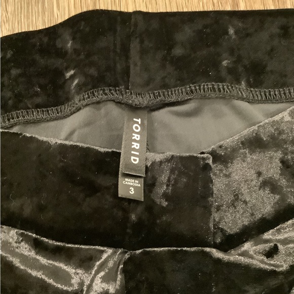 EUC, CUTE*- Full Length Signature Waist Crushed Velvet Legging | OFFERS WELCOME! - Picture 7 of 9